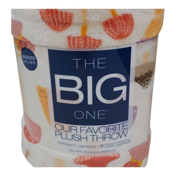 The Big One Oversized Plush Throw Blanket 5ft x 6ft Up Mushroom Fall Snail - Picture 3 of 9